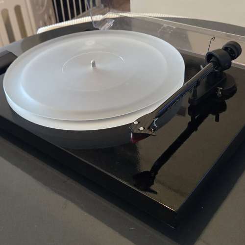 95%新 寶碟 Pro-Ject Debut Carbon Esprit 黑膠唱盤 + 9CC碳纖維臂管唱臂