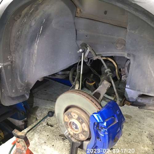 更換 避震；鬆糕膠；塵冚 塔頂 修理 杯士 搖臂