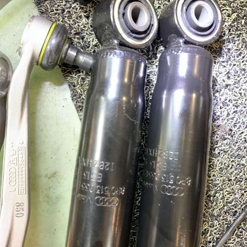 更換 避震；鬆糕膠；塵冚 塔頂 修理 杯士 搖臂