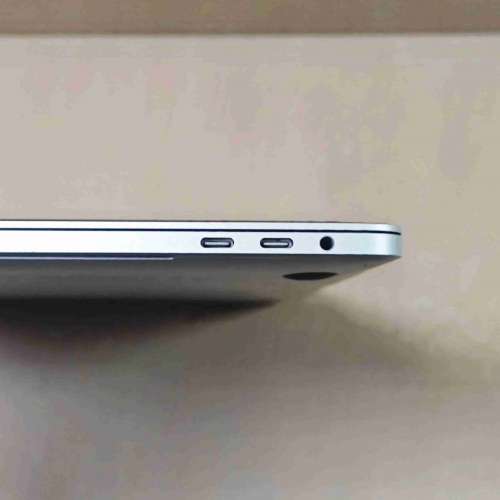 美版 MacBook Pro 2017 15吋 16+256G 二手  荃灣站交收