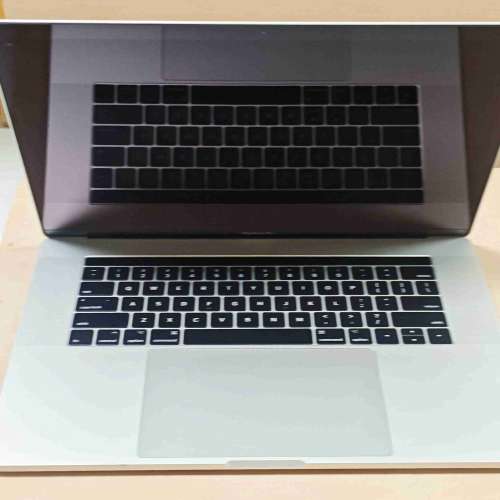 美版 MacBook Pro 2017 15吋 16+256G 二手  荃灣站交收