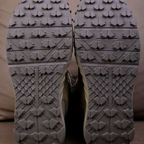 美國UNDER ARMOUR 中筒野外靴(EUR42)