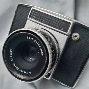 另一部:Carl Zeiss Jena 50mm F2.8 Tessar +機身 鏡號#6296526 快門有問題,特價