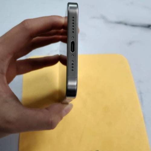 自用一流 電量89% 港版雙卡15 pm 256gb 機身冇花 送貼套 即買即用