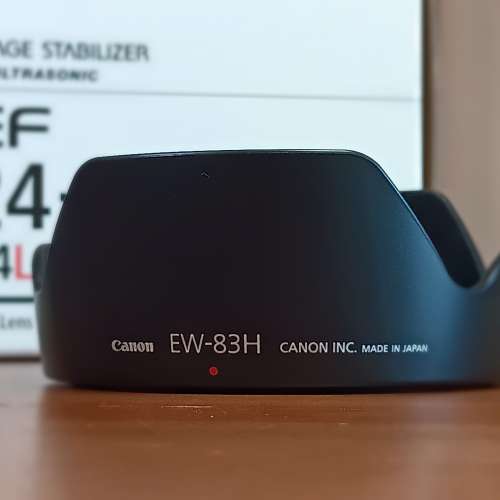 少有Full set極新淨 Canon EF 24mm-105mm f/4L, 鏡片清澈,保証沒有發霉或起霞。