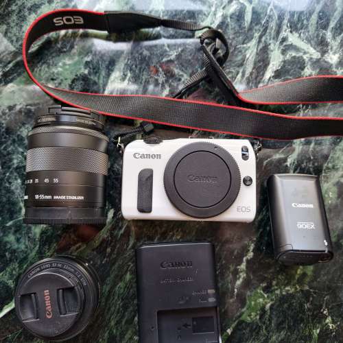 Canon EOS M套裝連閃光燈白色機身