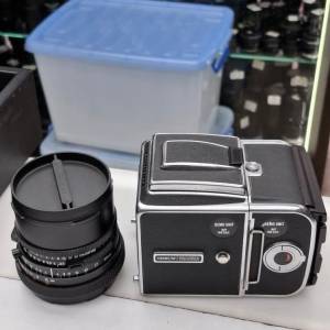 HASSELBLAD 500C/M + A12 BACK DEMO UNIT NOT FOR SALE   CF DISTAGON 60MM F3.5 T*