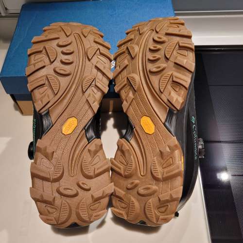 Columbia Khaki 登山鞋