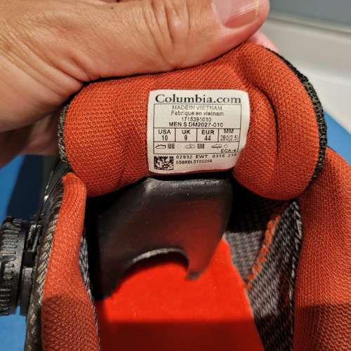 Columbia Khaki 登山鞋