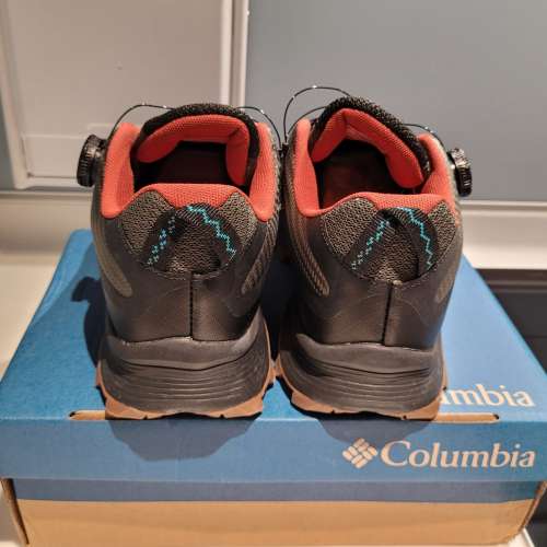 Columbia Khaki 登山鞋