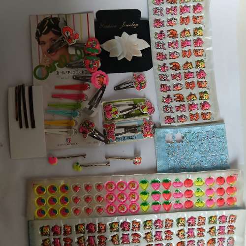 清理進口髮飾舊存貨，一手如照片顯示， 請注意 細膠片要自行配置髮夾 作diy 全部共...