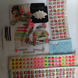 清理進口髮飾舊存貨，一手如照片顯示， 請注意 細膠片要自行配置髮夾 作diy 全部共...