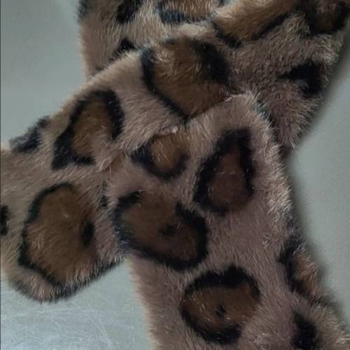 豹紋深啡色毛毛頸巾