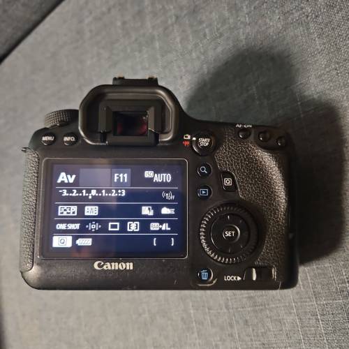 Canon  6D full frame  + 50mm 1.8 ii