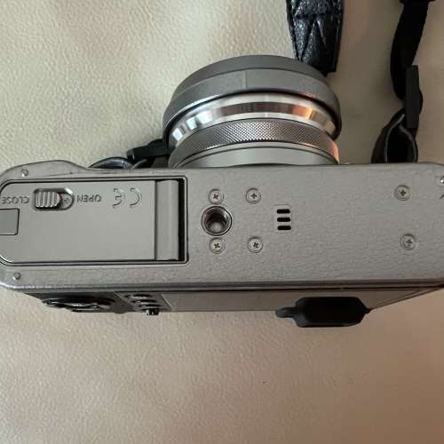 Fujifilm x100f 銀色