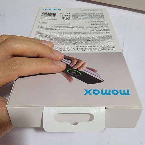 Momax 10000mah power bank  22.5W