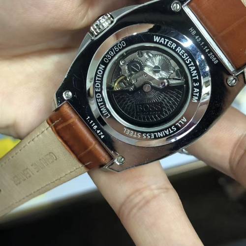 Hugo Boss限量版酒桶型男裝手錶