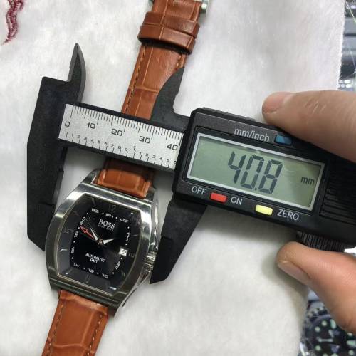 Hugo Boss限量版酒桶型男裝手錶