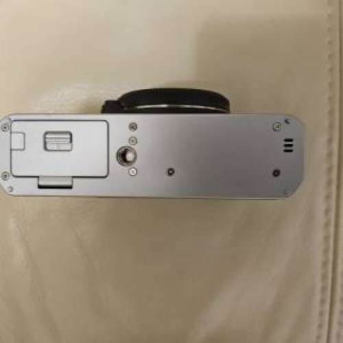 Fujifilm X-E4銀色剩機身 XF27mmF2.8 R WR鏡頭