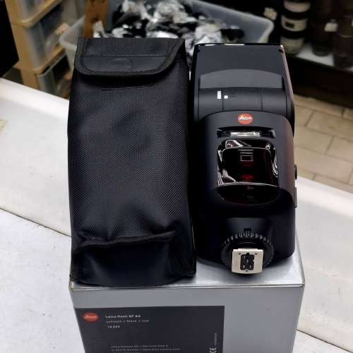 LEICA FLASH SF64 LIKE NEW FULL SET