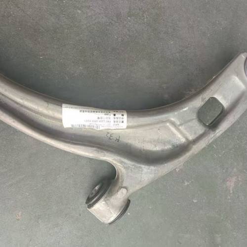 瑪莎拉蒂前下擺臂