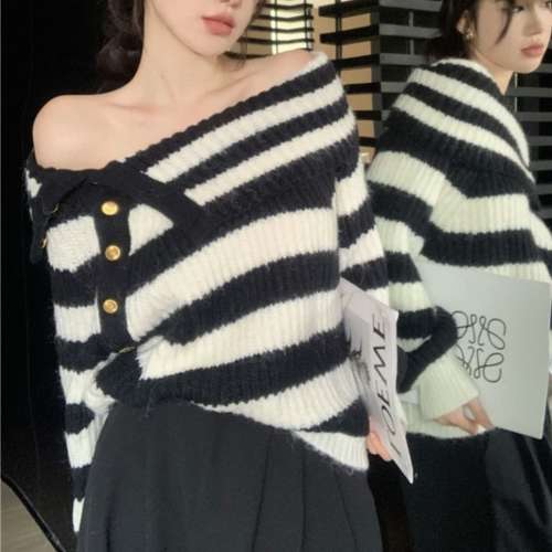 黑白間條毛衣