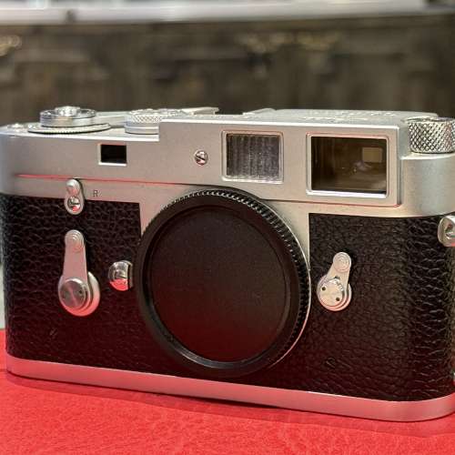 Leica M2 rangefinder film camera