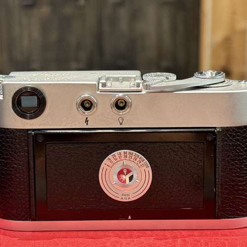 Leica M2 rangefinder film camera