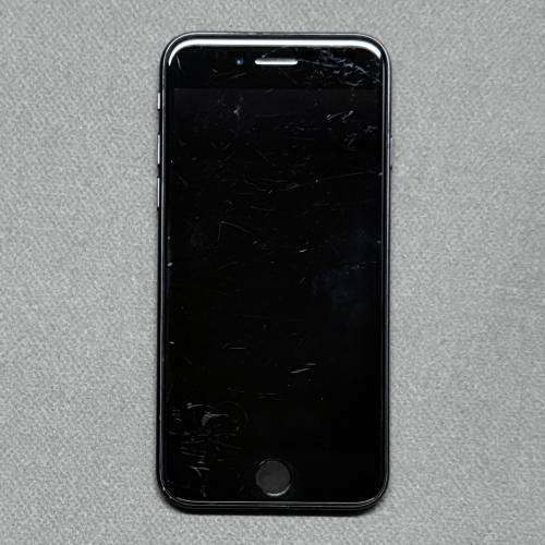 Apple iPhone SE2 (2nd Gen) 64GB 84% BH Black Color iOS26 (SE 第二代 84%BH  操...