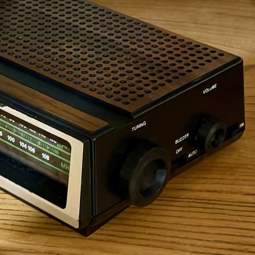 出售 香港DODTRON收音機時鐘，收音機及時鐘正常，鬧鐘功能失效，有Sleep功能，一個...