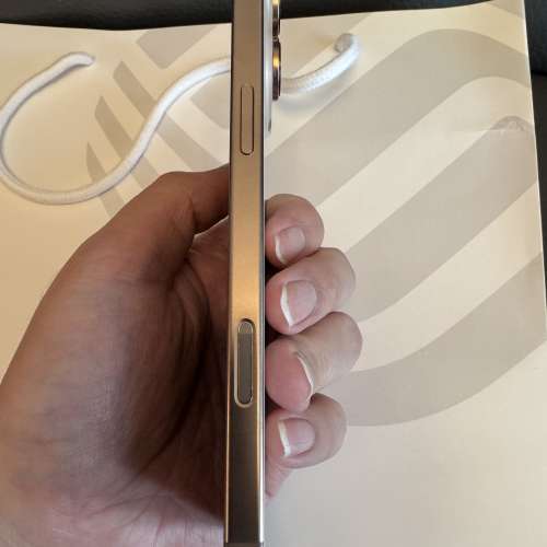 香港行貨Apple iPhone 16 Pro Max 金色 - 使用率極低