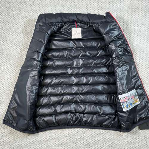 全新MONCLER羽絨背心