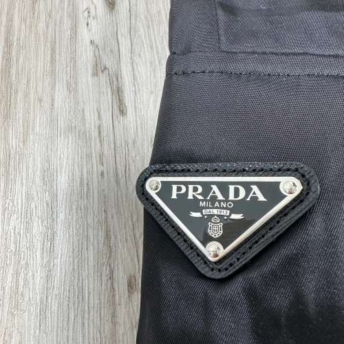 全新PRADA寬鬆短褲