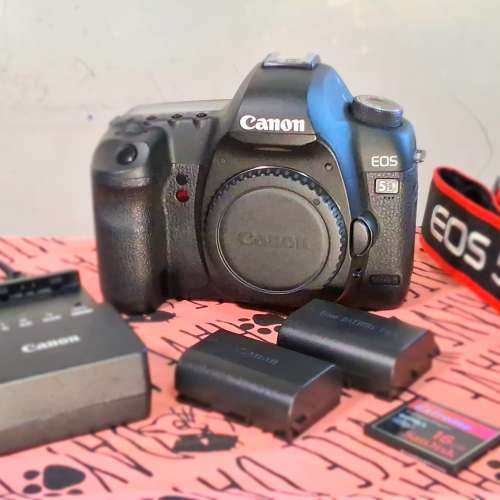 Canon EOS 5D Mark II 單反相機, 保証相機操作正常. 跟原廠充電器，1×原廠電池及1...