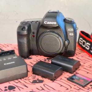 Canon EOS 5D Mark II 單反相機, 保証相機操作正常. 跟原廠充電器，1×原廠電池及1...