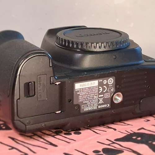 Canon EOS 5D Mark II 單反相機, 保証相機操作正常. 跟原廠充電器，1×原廠電池及1...
