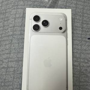 全新中國移動iphone 17 Pro max 512GB，銀色，12月5日取機。。