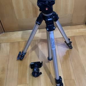 Manfrotto 144 Pro 重型大脚架 連一個原廠抑壓雲台 板手以遺失 一個波頭雲台 新淨