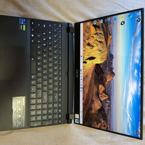 Gigabyte AERO 15 4K OLED RTX 3070 i7-11800H 16GB 512GB SSD Laptop