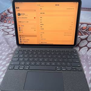 iPad Pro 2 連apple pencil 連Logitech鍵盤