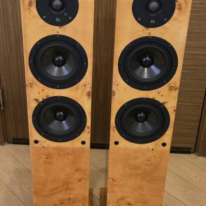 加拿大製 Focus Audio MT1  雀眼木, 鋼琴木音箱