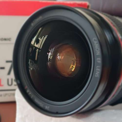 Canon EF 24mm-70mm f2.8L. 第一代 24-70 wide angle zoom Lens, 恒定大光圈f2.8。...