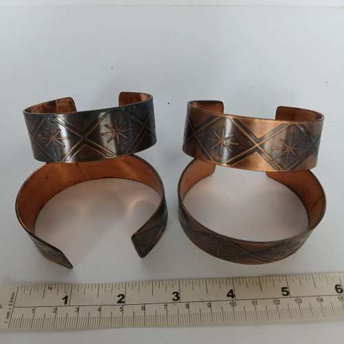 清貨平售， 一手四隻紅铜手鈪，闊身一吋，四隻共售200元，單一隻150 元。 紅銅坊間...