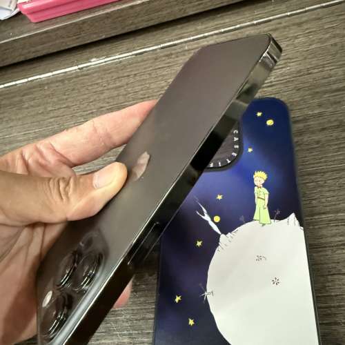 iPhone 13pro 256gb,港行雙卡極新，已換新電，電池健康度100，滿血復活，所有功能正...