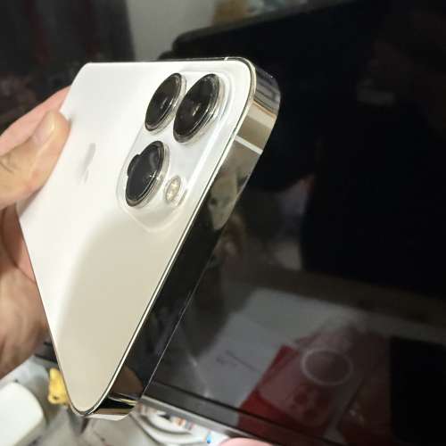 iPhone 13pro max 256gb,港行雙卡，電池健康度82，所有功能正常！