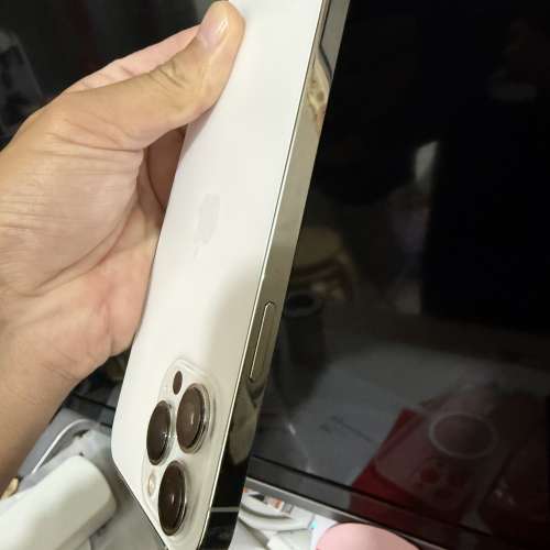 iPhone 13pro max 256gb,港行雙卡，電池健康度82，所有功能正常！