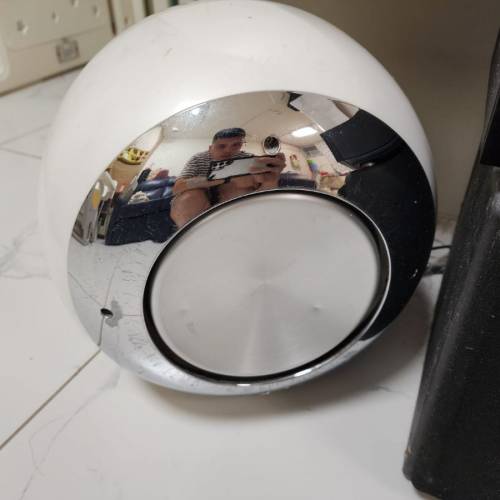 英國 B&W PV1 鋁合金超低音鍍銀金屬圓框版本