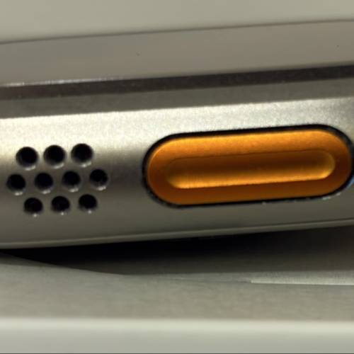 Apple Watch Ultra 49 mm 1 代 （MQFC3ZA/A)