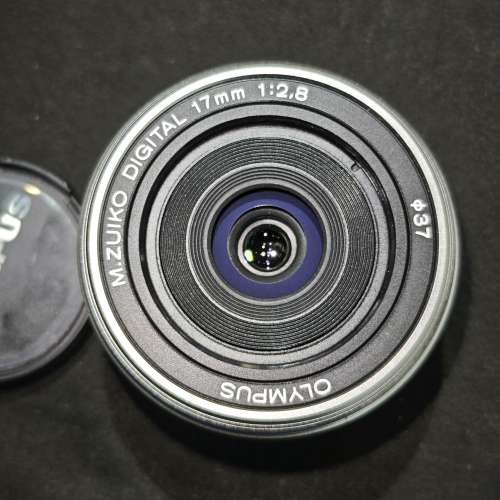 Olympus 17/2.8 奧林巴斯 17mm M43  17 功能全正常 99%new