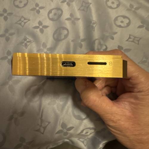 SP2000 Gold 完美機身送Dignis皮套及Effect Audio轉4.4 * 購買此組合加$2500可加購...